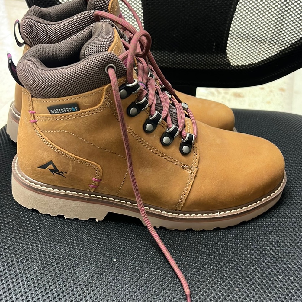Brand new Ridge-cut boots. Memory foam. Size 8.5 Women’s. Never worn.